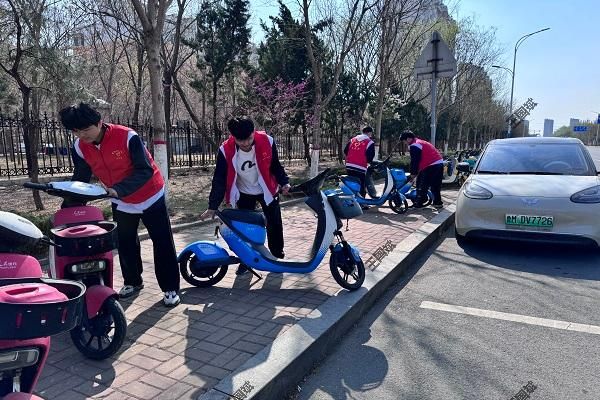 必威西汉姆联组织开展校内清洁志愿服务活动