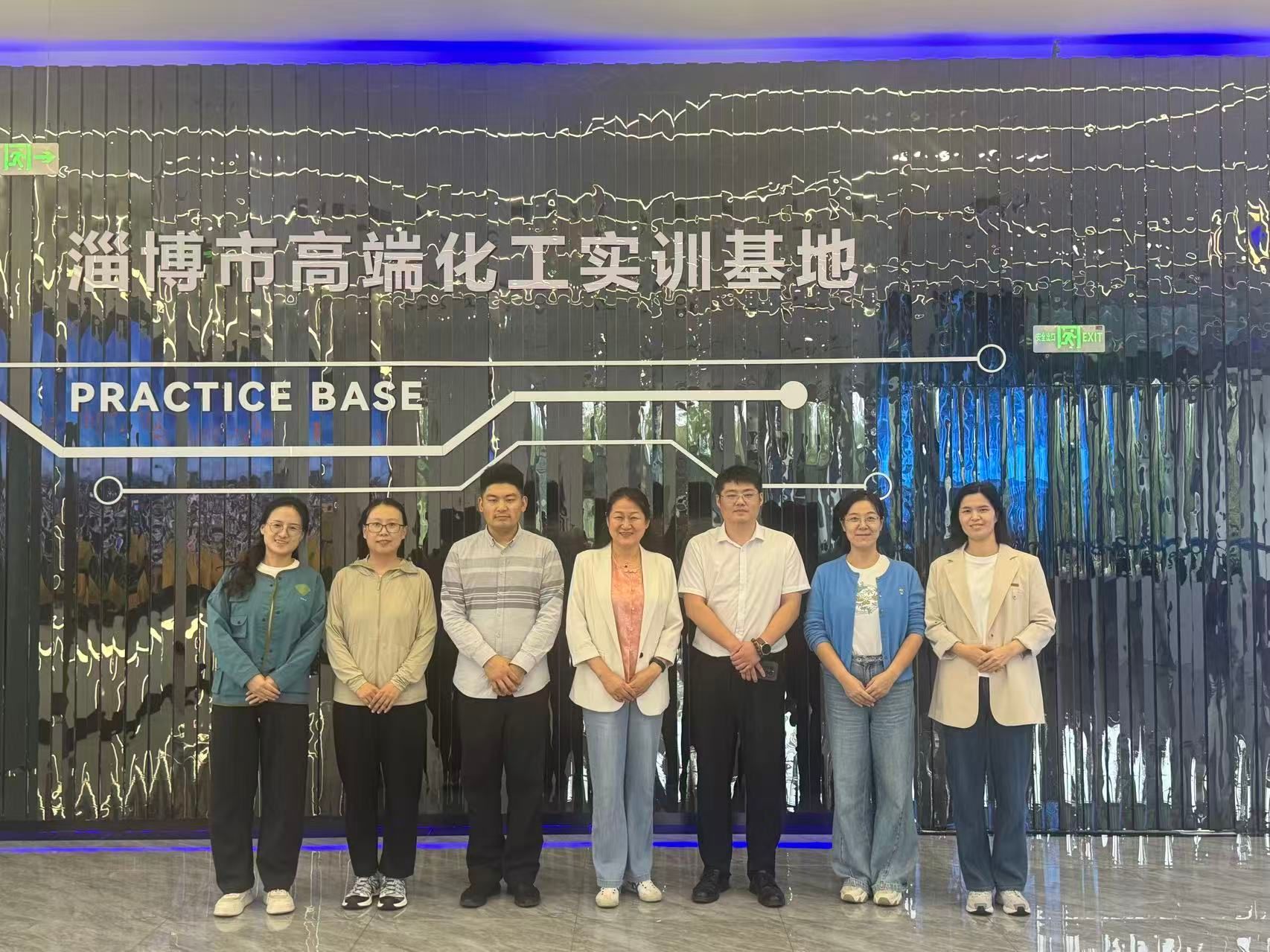 必威西汉姆联赴郑州、淄博开展实训室建设调研