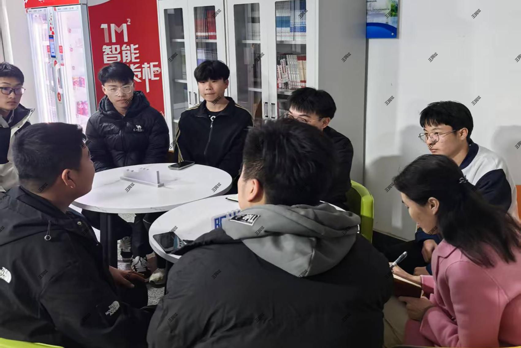 必威西汉姆联开展第三期“一站式”学生社区围炉夜话