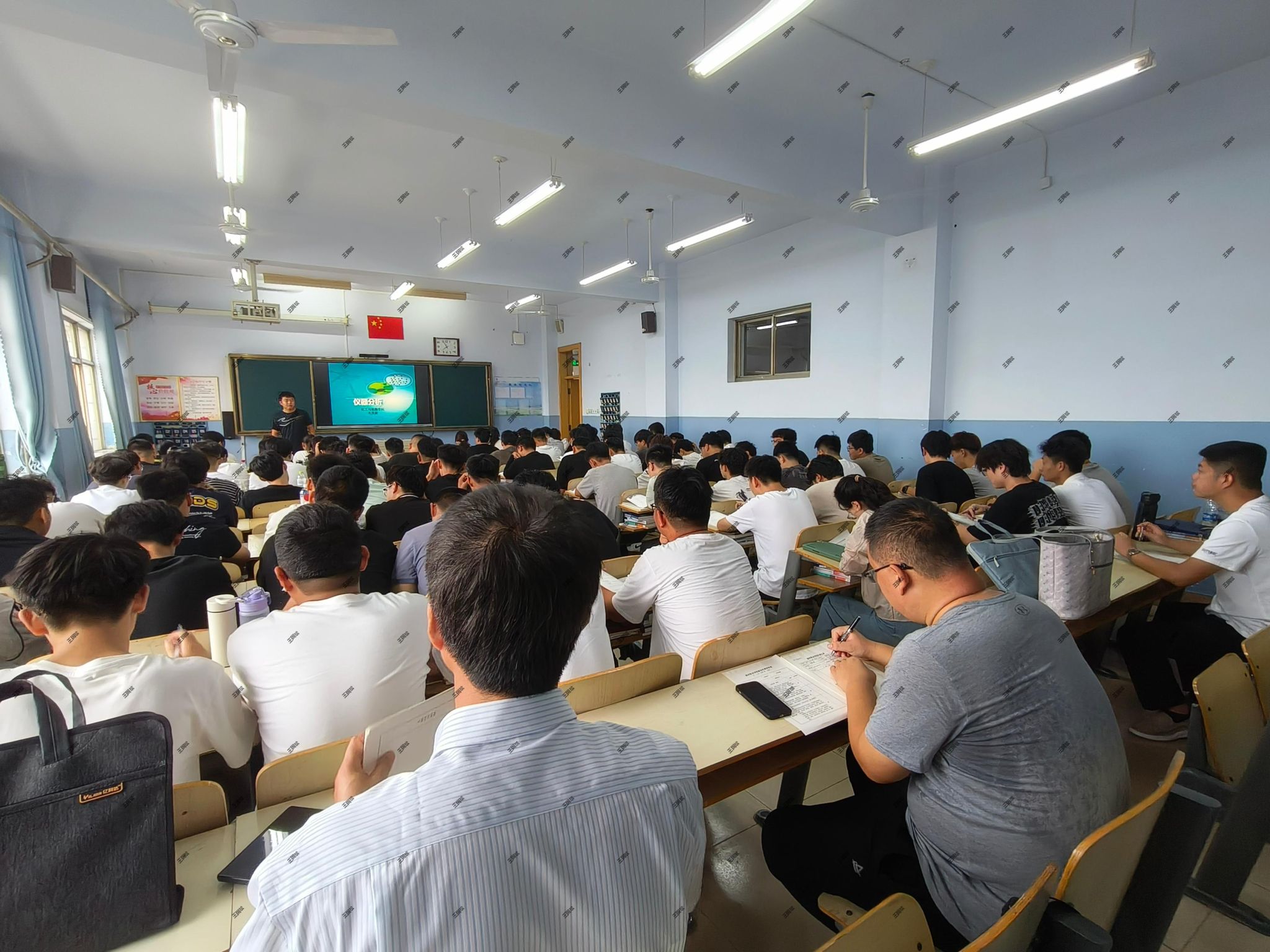 必威西汉姆联新学期开展关于教学秩序检查工作