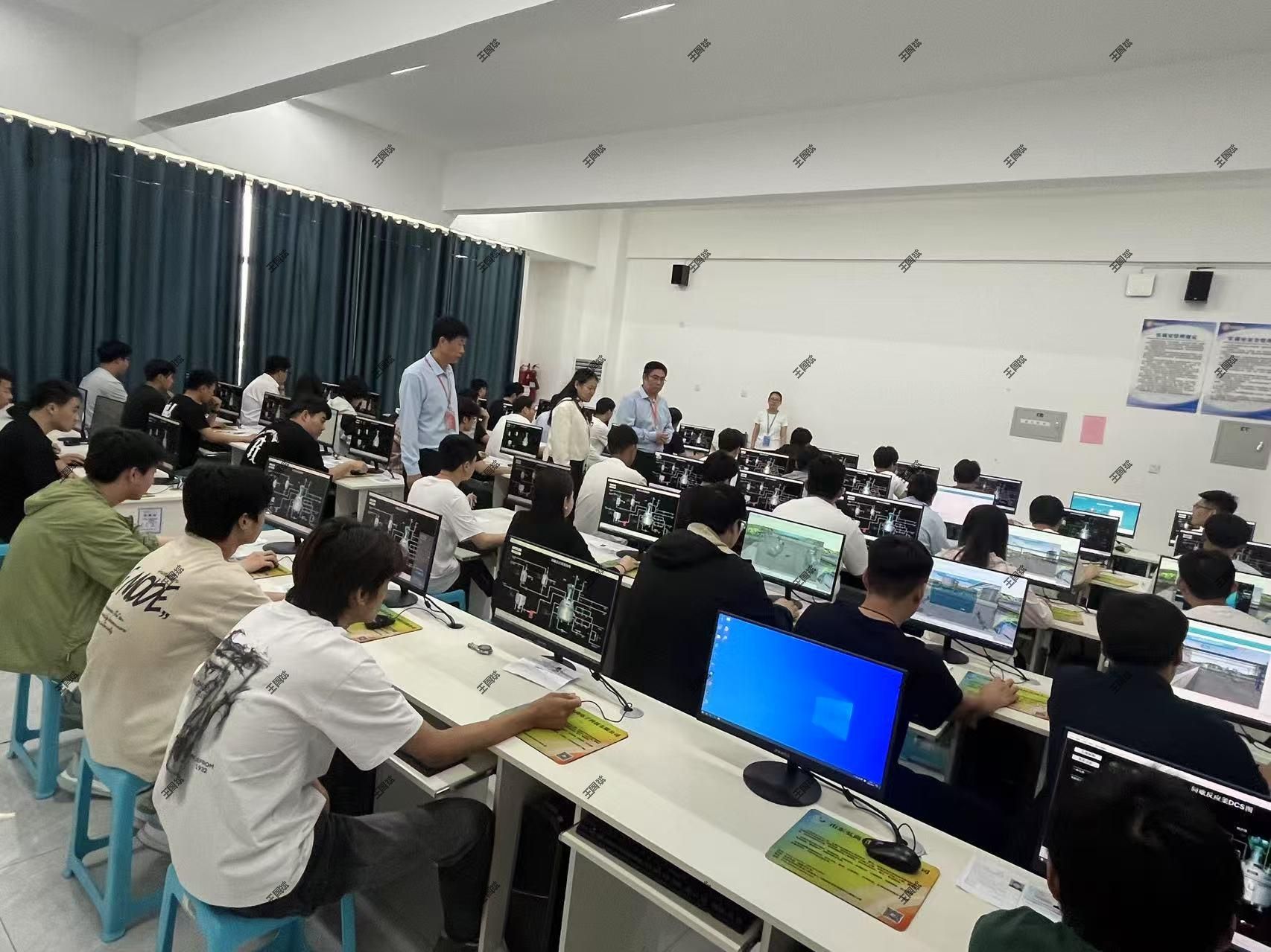 必威西汉姆联圆满完成化工总控工（中级）职业技能鉴定